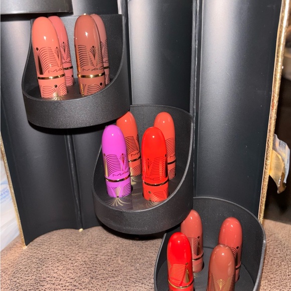 M.A.C limited edition Golden Girls Mini Lustreglass lipstick vault with 12 lip - Picture 2 of 3